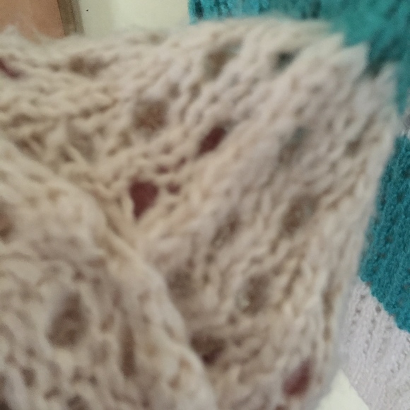 J.J.BASICS reen tan crochet knit roll cuff sweater - Picture 6 of 8